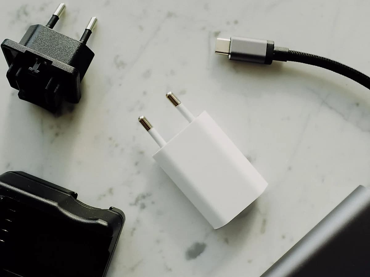 Anker 65 W Hızlı Şarj Adaptörü, GaN 3 Portlu