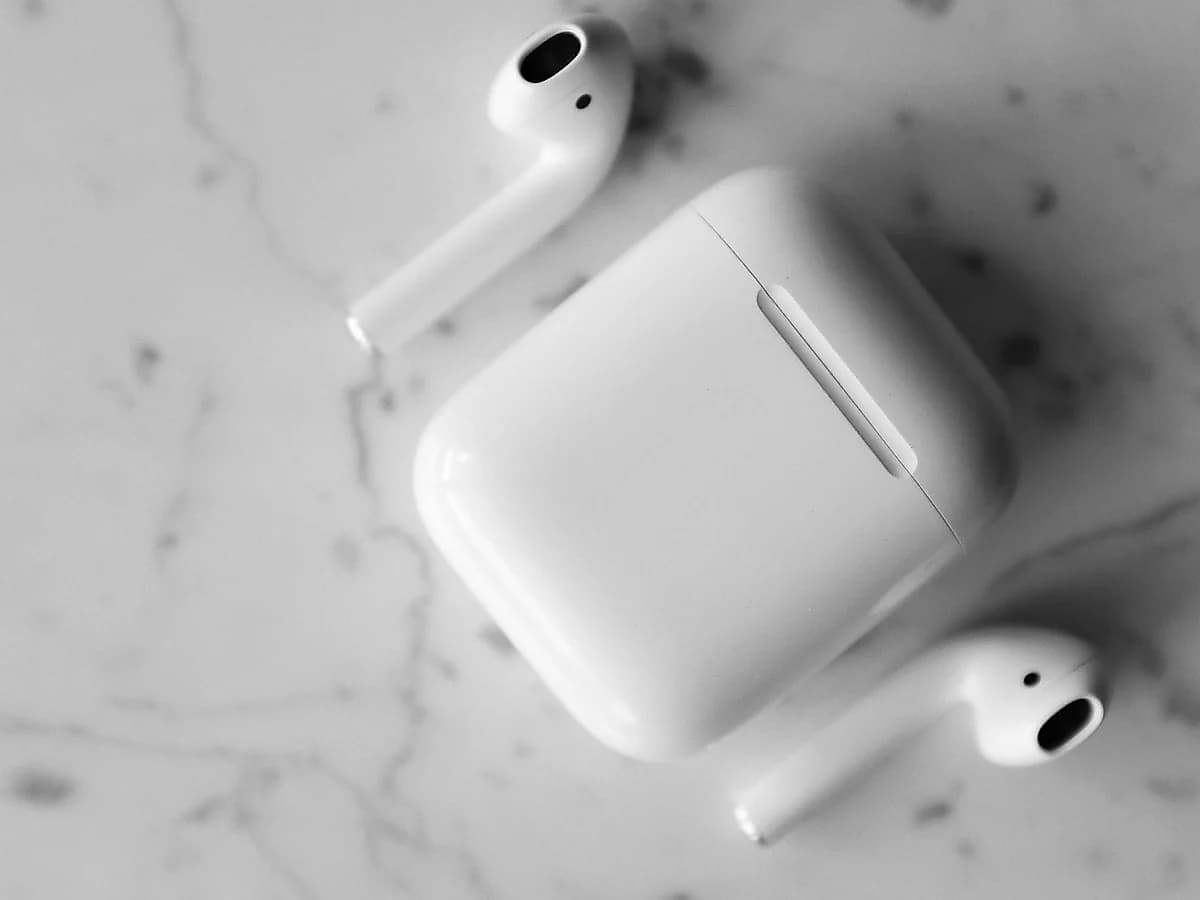 Apple AirPods 4 Aktif Gürültü Engellemeli Kulaklık