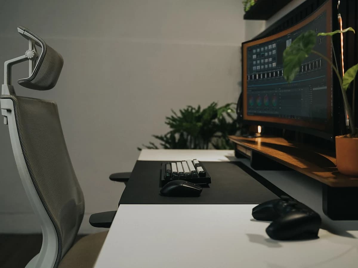 LG UltraGear 27 inç QHD 165 Hz IPS Oyuncu Monitörü