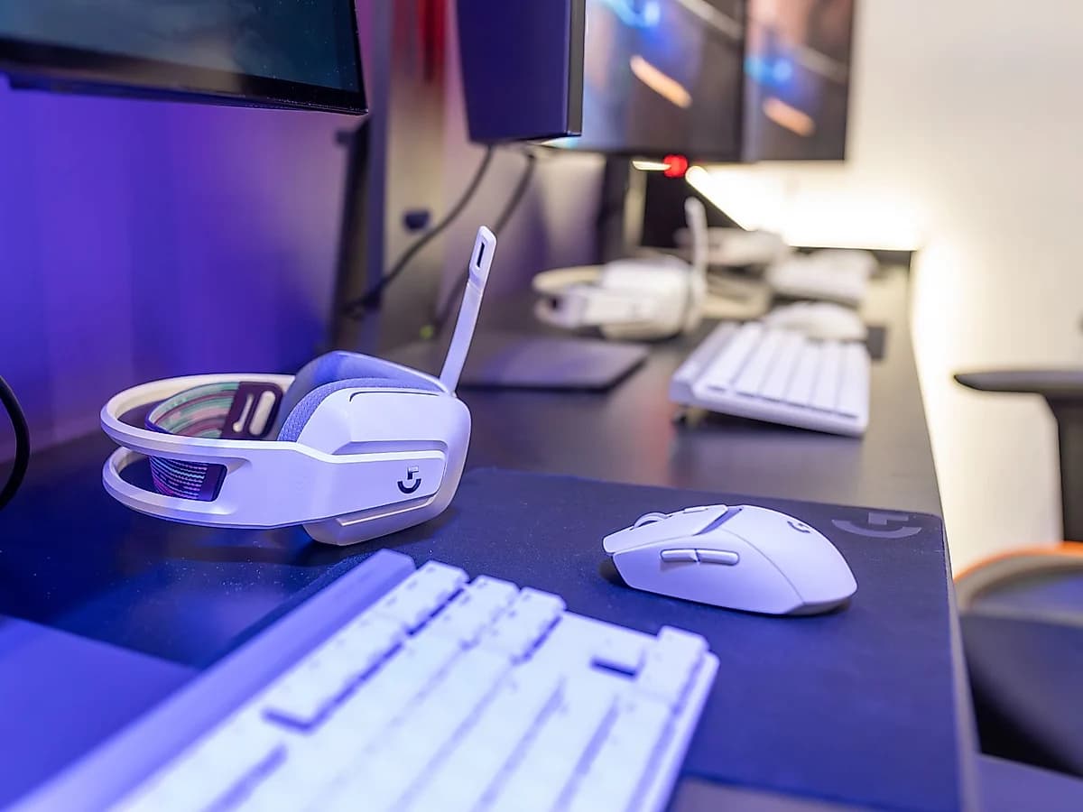 Logitech G435 Lightspeed Kablosuz Oyuncu Kulaklığı, 165 g