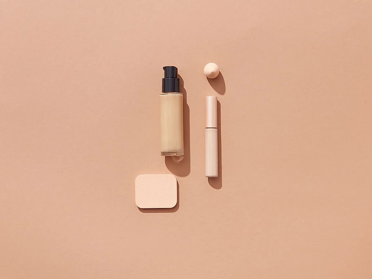 Lumière Likit Fondöten 30 ml, Orta Kapatıcılık SPF 15