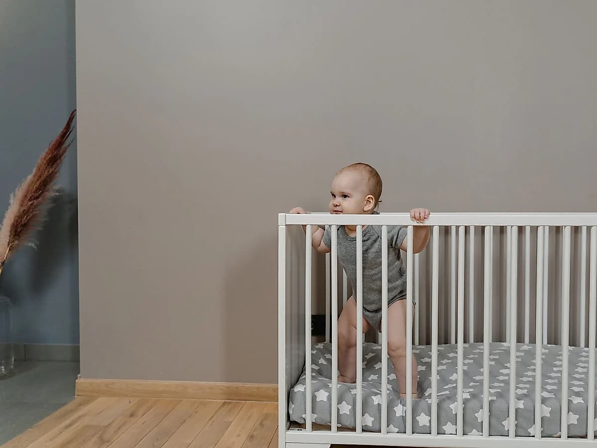 Minik Adım Ahşap Bebek Beşiği, Sallanır Ayaklı