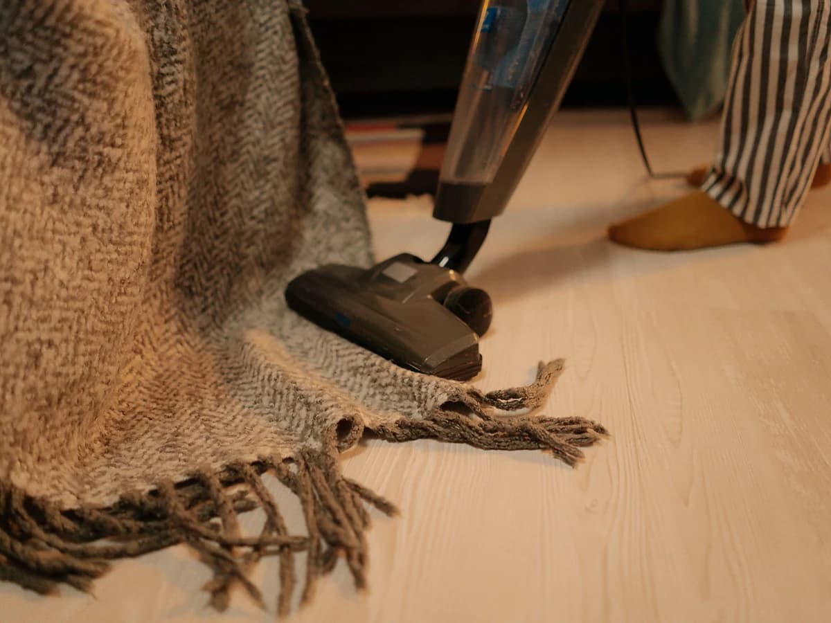 Dyson V12 Detect Slim Kablosuz Dikey Süpürge Lazerli Başlık