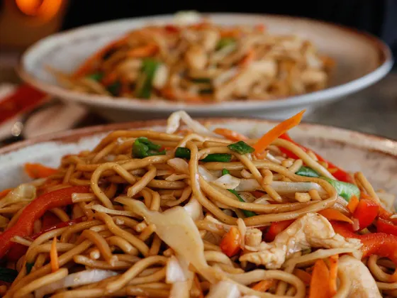 Tavuklu Wok Noodle